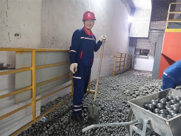 6376965476993556475212128